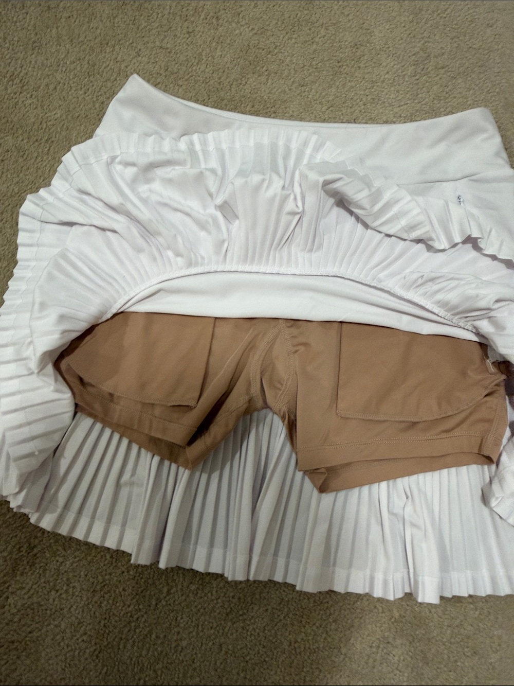 Women's White Pleated Hem Golf Skirt - Picture 4 of 4
